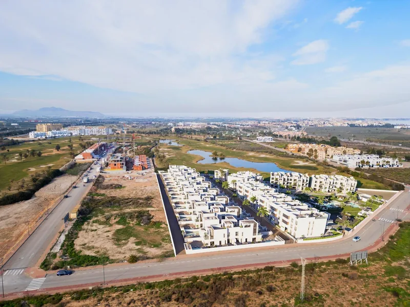 Nieuwbouwwoningen met privézwembad bij Serena Golf-Los Alcazares